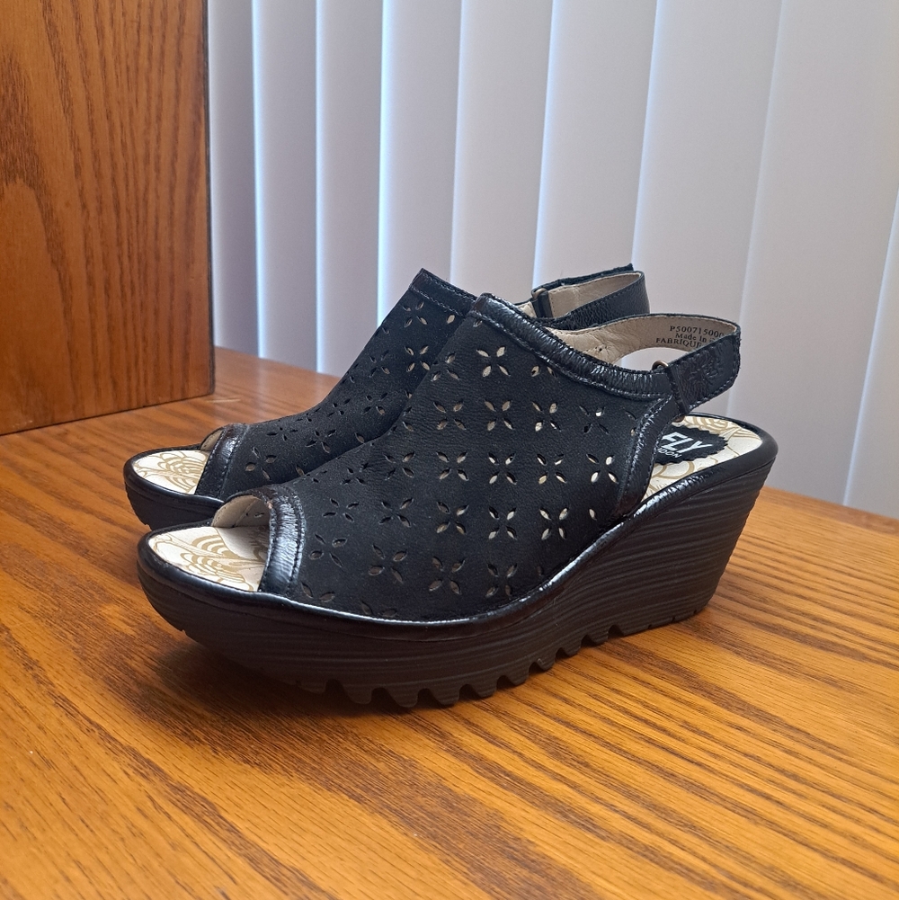 Fly London Black Wedge Peep Toe Sandals Women's Size 38/7.5-8 Vented  Wedge - Picture 4 of 9